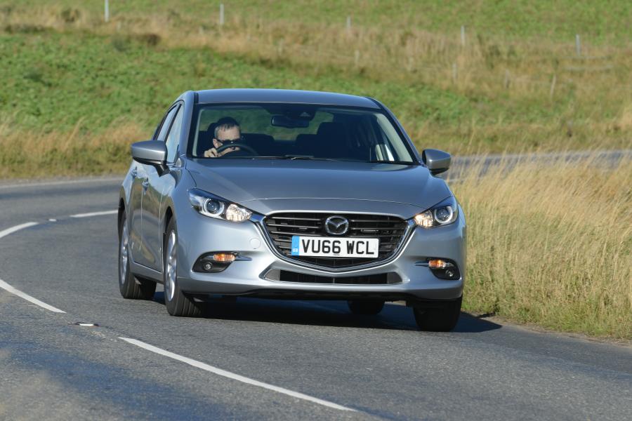  Mazda3 Sedan 2016 года  (UK) (фото 8 из 14)